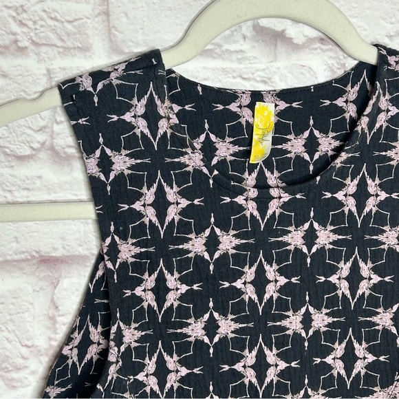 Free PeopleBack Cutout Crop Top NWT - Picture 5 of 9